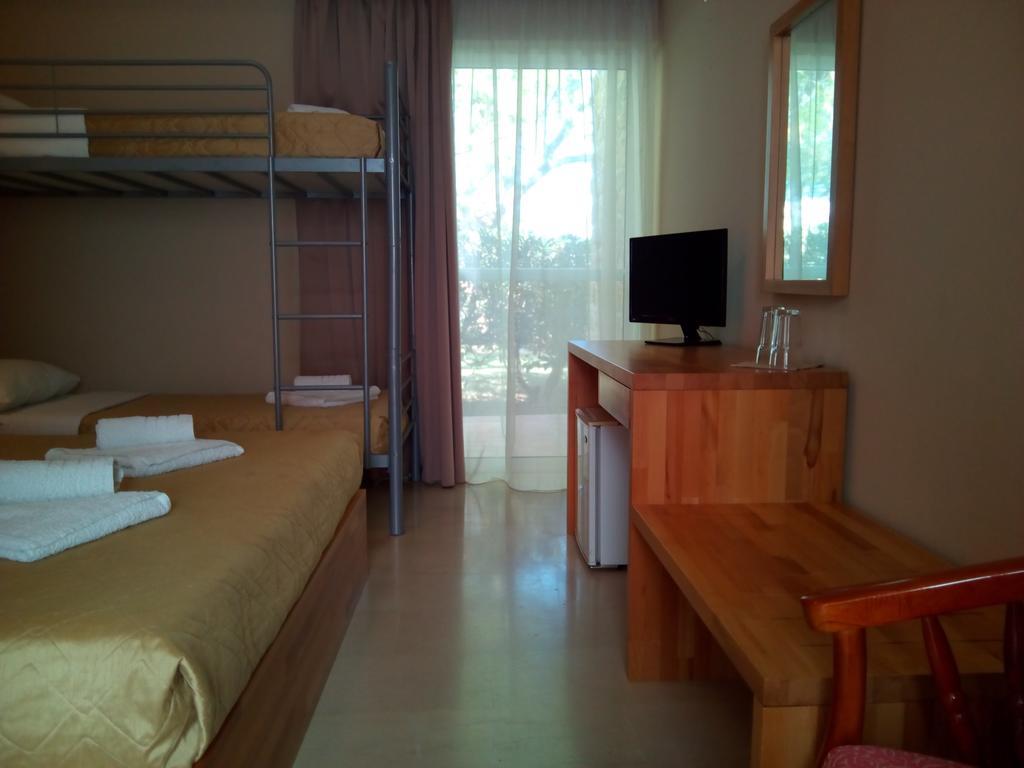 Marzi Beach And Bungalows Hotel Kokkonion Bilik gambar